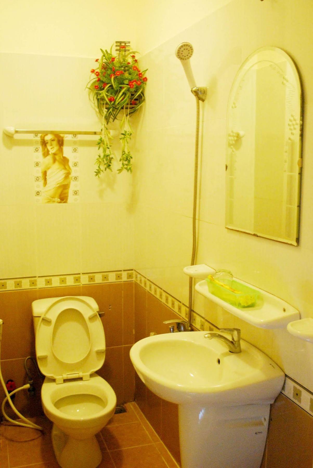 Lan Anh Hotel Ho Chi Minh City Exterior photo