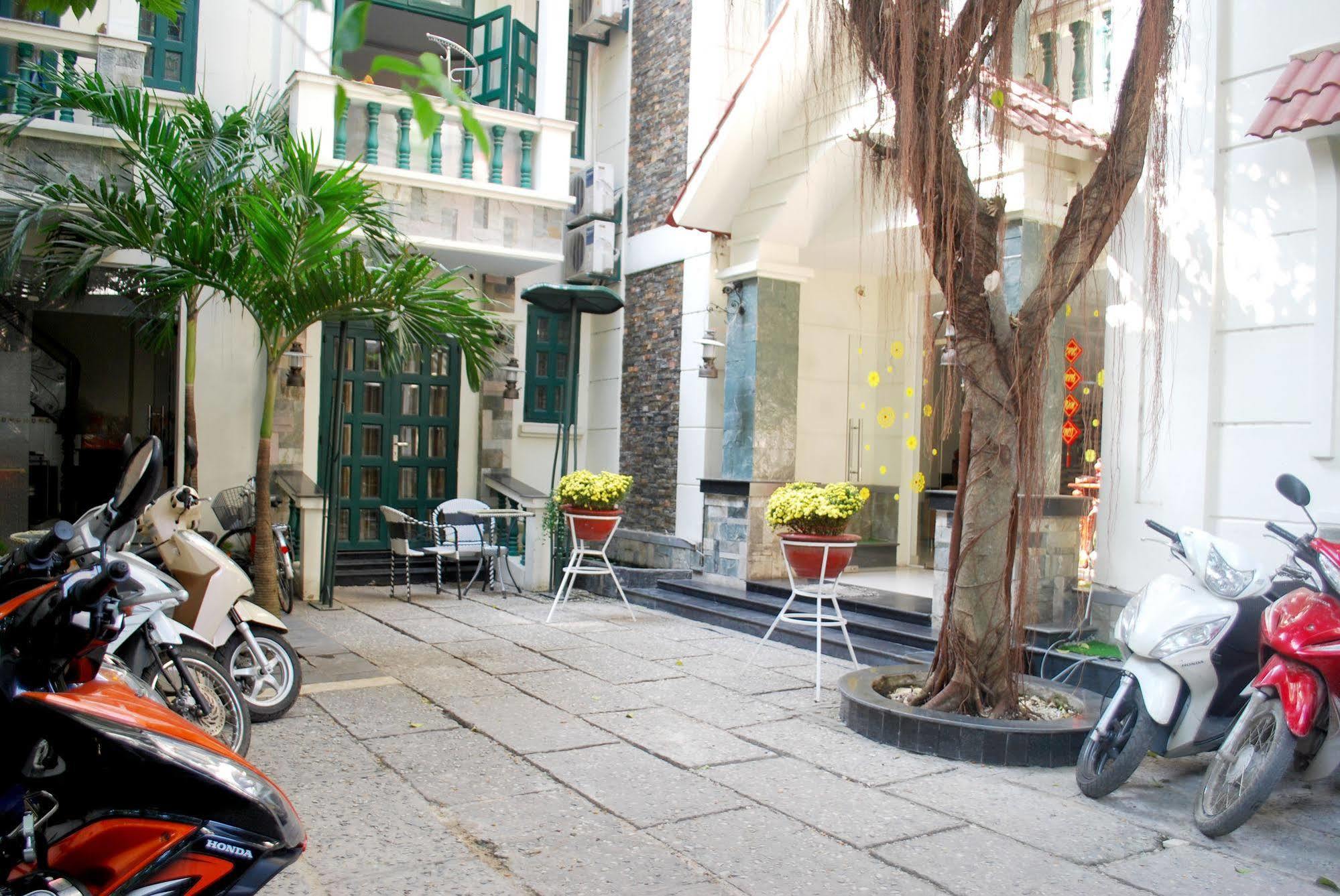 Lan Anh Hotel Ho Chi Minh City Exterior photo